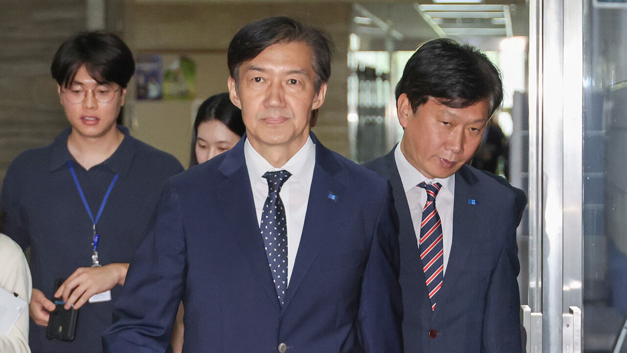 조국 비대위원장 "저부터 통렬하게 반성"