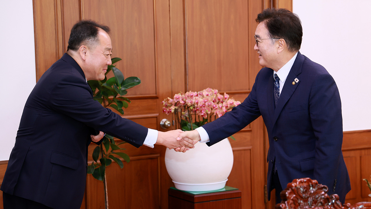 우 의장, 신임 헌재 사무처장 만나  개헌으로 새 시대상 담아야 