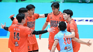 프로배구 OK저축은행, 컵대회서 KB손해보험에 완승