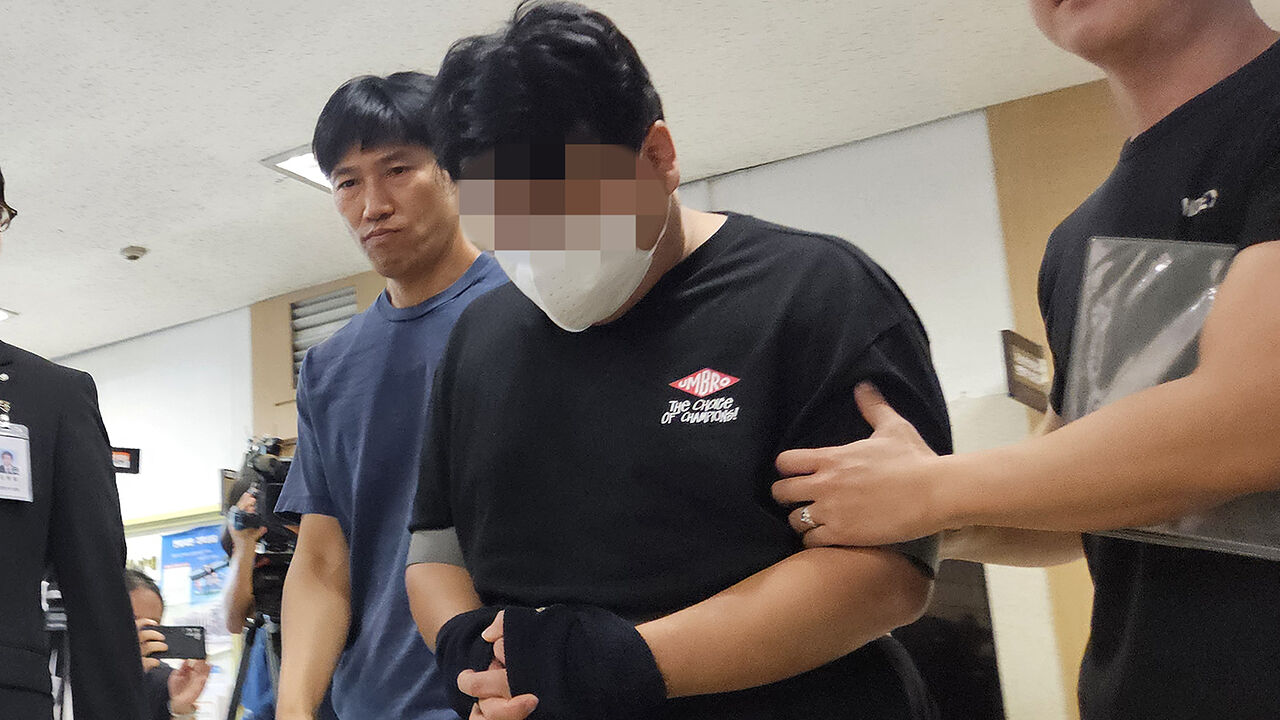 "왜 안 자"…생후 1달 아들 때려 숨지게 한 30대 구속