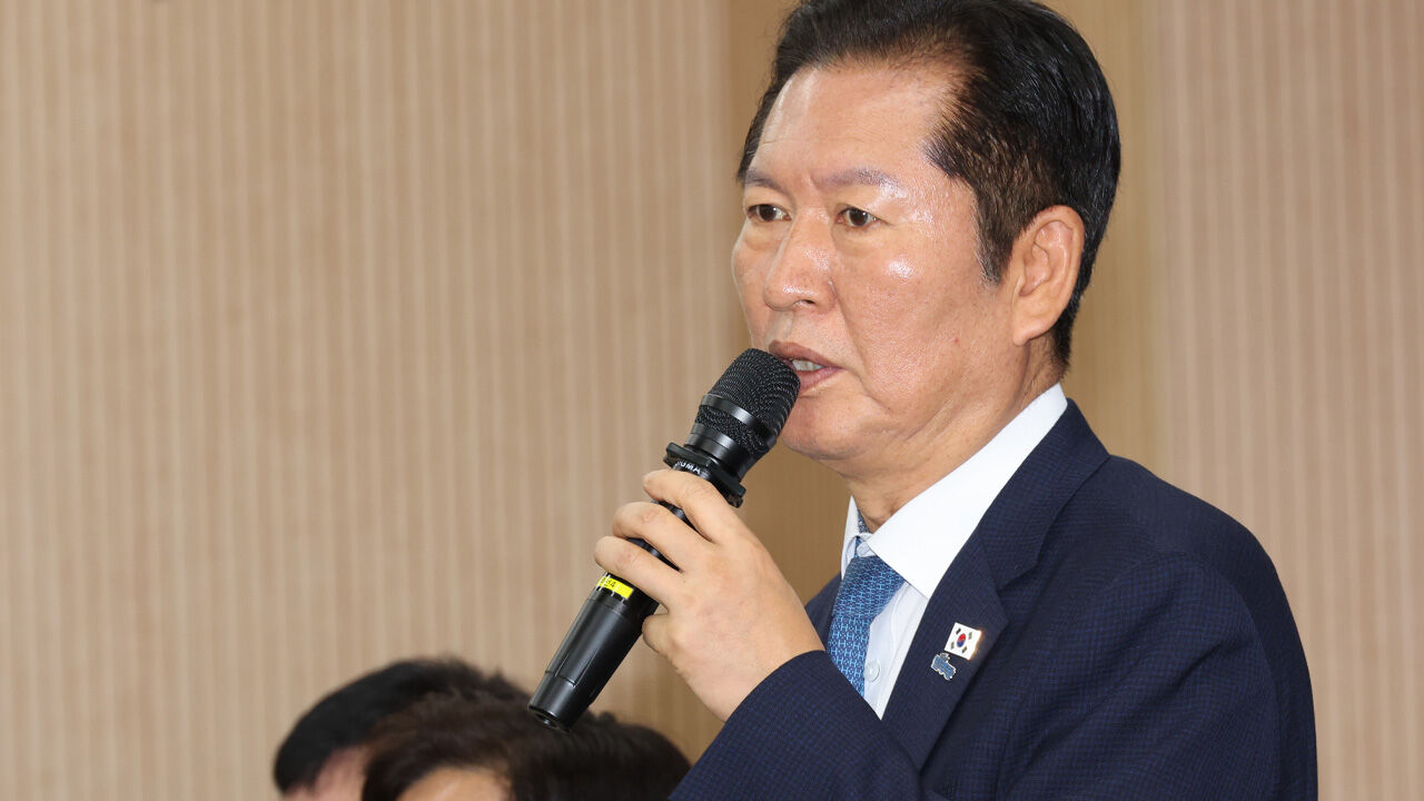 정청래, '패트 사건 검찰 실형 구형' 나경원에 "법사위서 나가라"