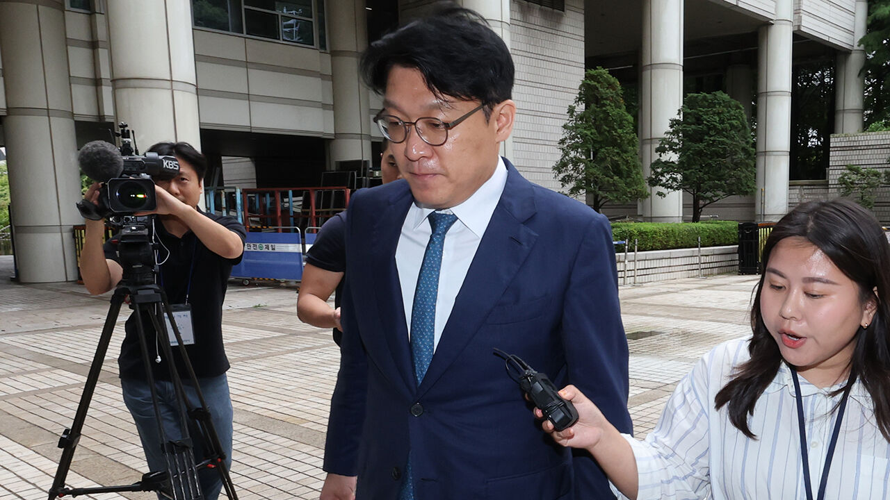 '공천 청탁 의혹' 김상민 전 검사 구속 기로…이르면 오늘 결과