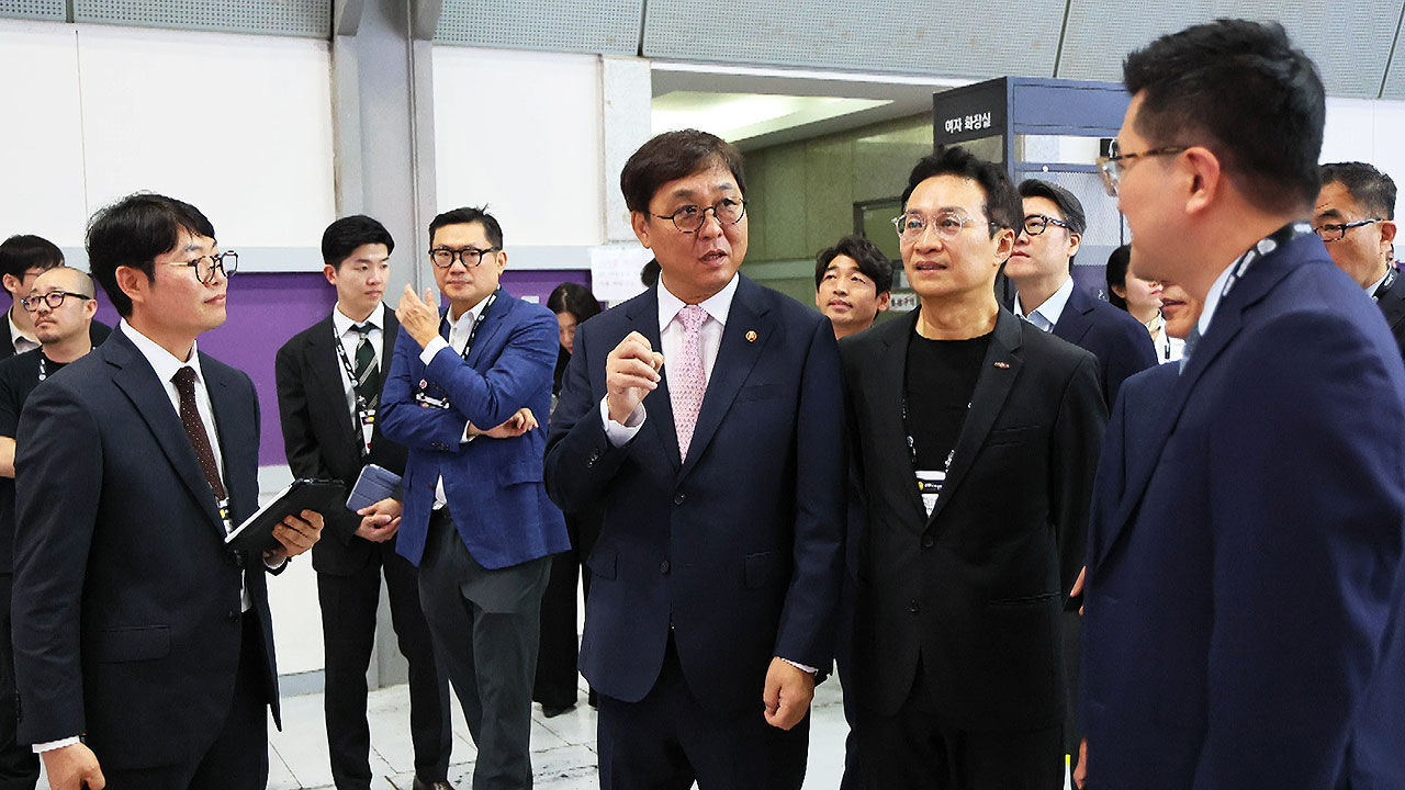 최휘영 "K콘텐츠 300조 원 시대, 정책적 지원 아끼지 않을 것"