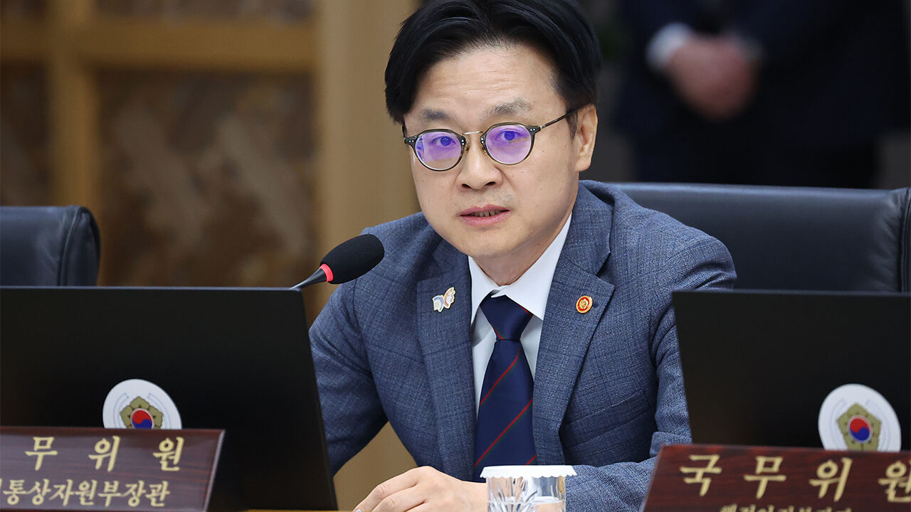 '미국 50% 관세 폭탄' 철강업계 위한 수출보증상품 신설…"4천억 지원 효과"