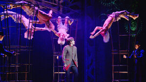 화려한 뮤지컬 무대가 스크린으로&hellip;영화 '프랑켄슈타인'