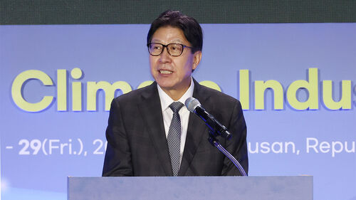 "고래가 멸치 됐다" 박형준, 동남권 투자 공사 설립 반발