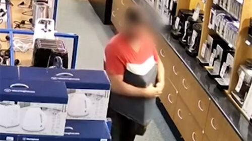 내 안에 TV 있다…어이없는 절도 현장 CCTV 보니
