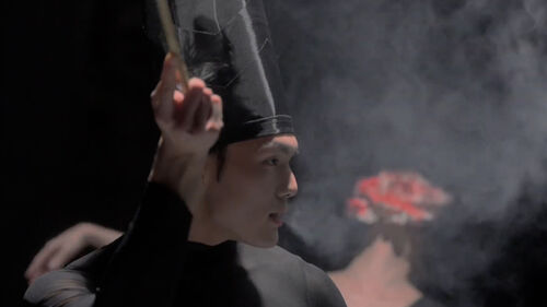 윤별