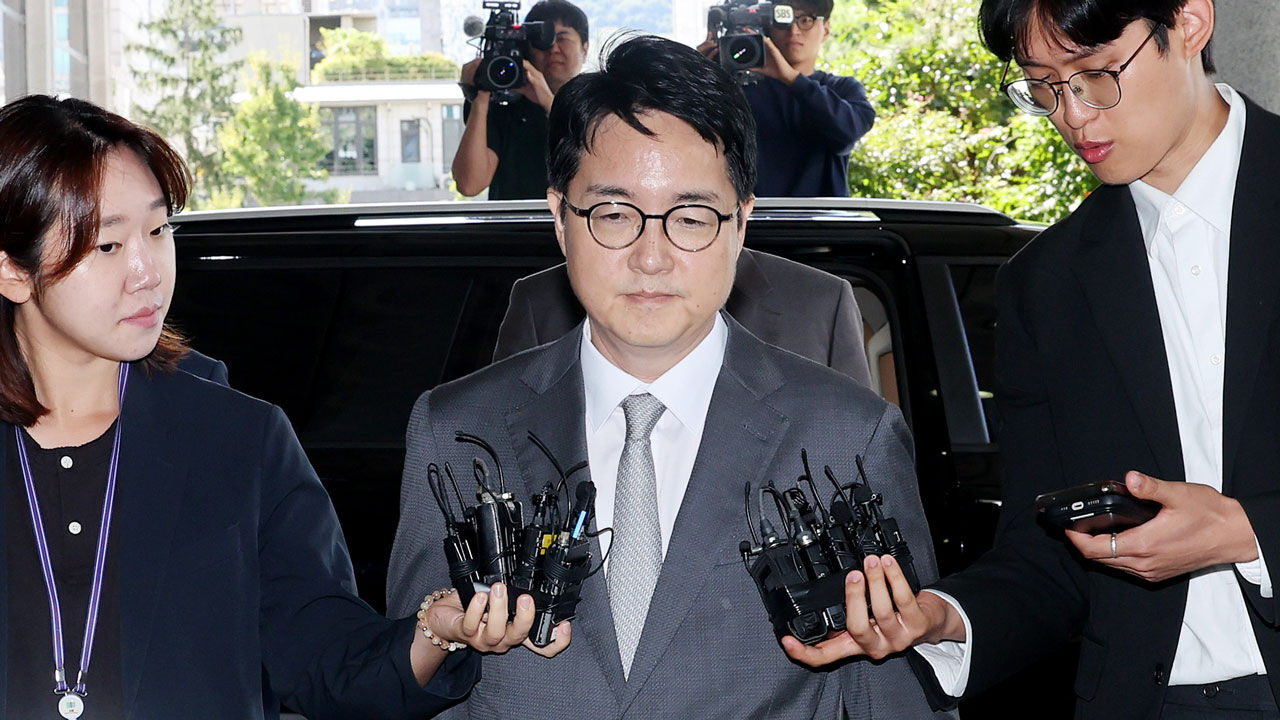 심우정 전 검찰총장이 21일 조은석 내란특별검사팀 사무실에 윤석열 전 대통령 구속 취소 당시 즉시항고를 하지 않은 경위와 관련 조사를 위해 피고발인 신분으로 출석하고 있다. (사진=연합뉴스)