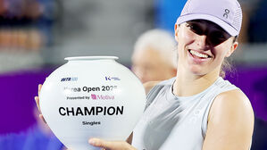 시비옹테크, 알렉산드로바에 역전승&hellip;코리아오픈 테니스 우승