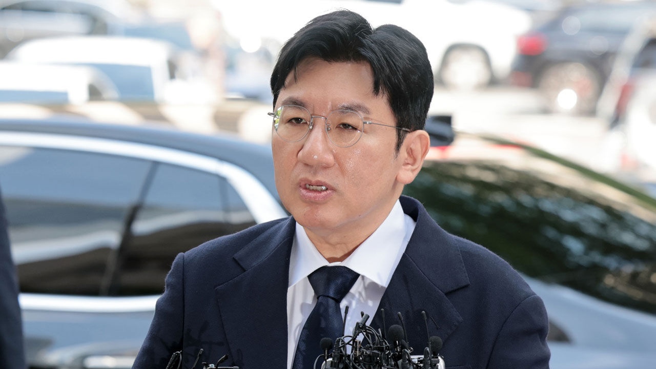경찰, '1천900억 부당이득 혐의' 방시혁 7일 만에 재소환