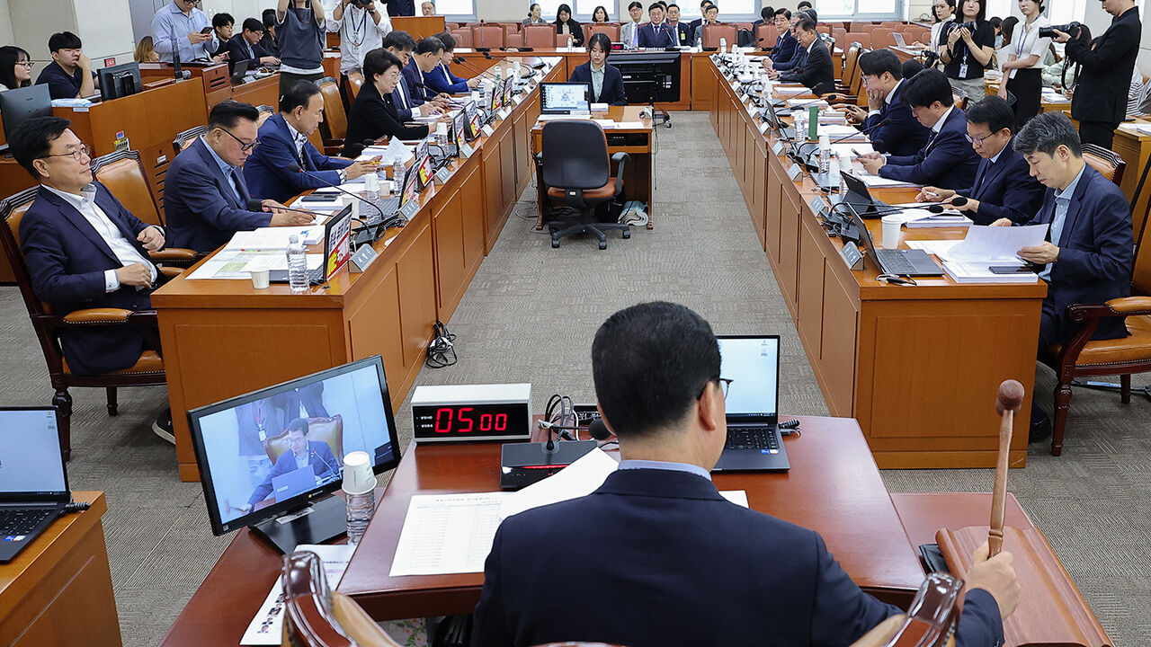 정부조직법 개정안 여당 주도 행안위 통과…검찰청 폐지·기재부 개편