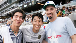 다저스 김혜성, 스넬과 함께 LA FC 손흥민 경기 찾아가 '찰칵'