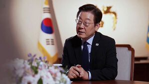 이 대통령 "통화 스와프 없이 투자? 다시 IMF 직면"