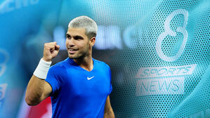 절묘한 힘 조절!&hellip;경기서 터진 '묘기 샷'