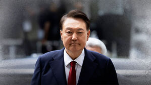 재판 거부하더니 '보석 심문' 출석…"사법 쇼핑"