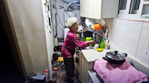 평평한 바닥, 곳곳 손잡이…'노인 아파트' 가보니