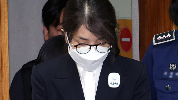 김건희가 24일 오후 서울중앙지방법원에서 열린 첫 재판에 출석하고 있다. (사진=연합뉴스)