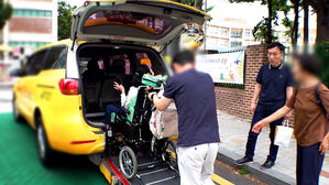 "특수학교 이후 갈 데 없어요"…"복지관 3∼4년씩 대기"