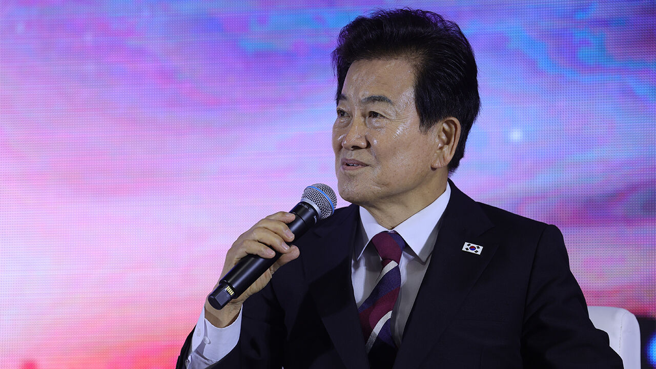 정동영 통일장관 "남북 사실상 두 국가…영구 분단 의미는 아냐"
