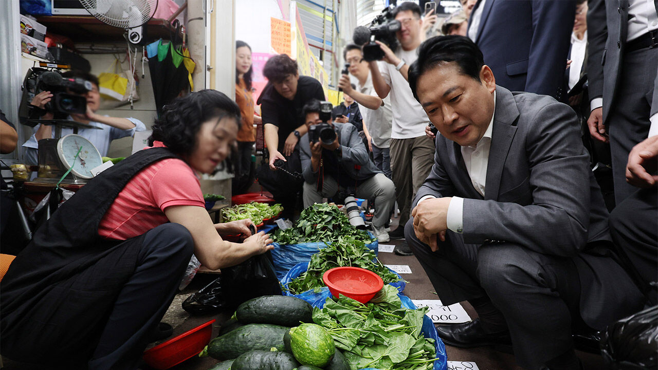 장동혁, 대전 전통시장 찾아 "잘할게유"…충청 민심 잡기