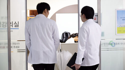 9월 복귀 전공의도 내년 2월 전문의 시험…레지던트 모집도 확대