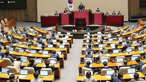 [속보] '비의료인 문신 시술 허용' 문신사법 국회 본회의 통과