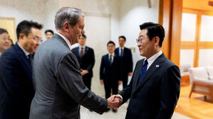 미 재무장관 만나 "'통화스와프' 필요"…"잘 전달하겠다"