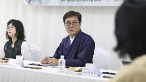 최휘영 장관 "전통문화는 K-콘텐츠 성장동력…정책역량 집중"