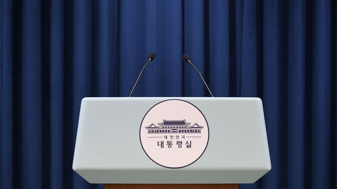 대통령실, 이영호 해양비서관 면직…"청탁·특정인 출입 특혜"