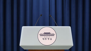 대통령실, 이영호 해양비서관 면직&hellip;"청탁&middot;특정인 출입 특혜"