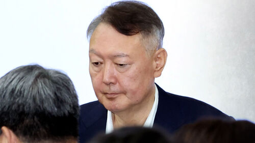 지난주 특검 재판 나온 윤, 내란 재판엔 12회 연속 불출석