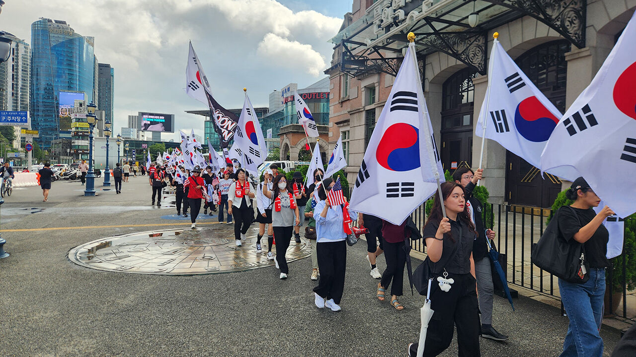 반중 시위대, 도심 행진…"국민의힘이 안 받아준다고 했다"