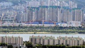 내일부터 집값 15억 넘으면 주담대 한도 4억&middot;25억 초과 시 2억