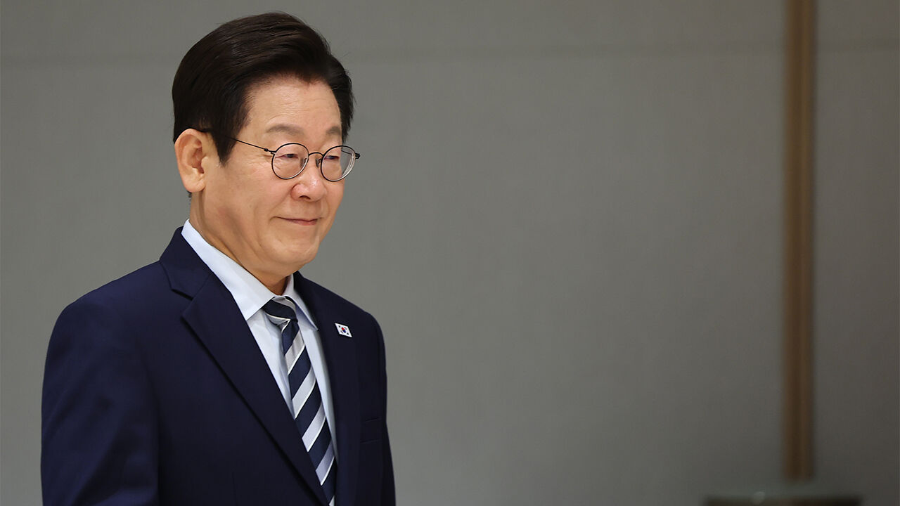 이 대통령, EU·캐나다·폴란드 등 주한대사 7명 신임장 제정식