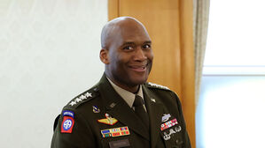 "주한미군 사령관 강등 표기"…지휘관 긴급 소집