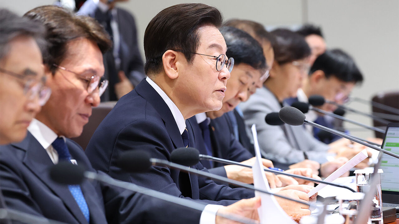 이 대통령 "APEC 한 달 앞으로…돌다리 두드리듯 철저히 준비"