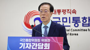 이석연 "조희대 청문회 이해 안 돼&hellip;불신 초래한 입장 표명해야"