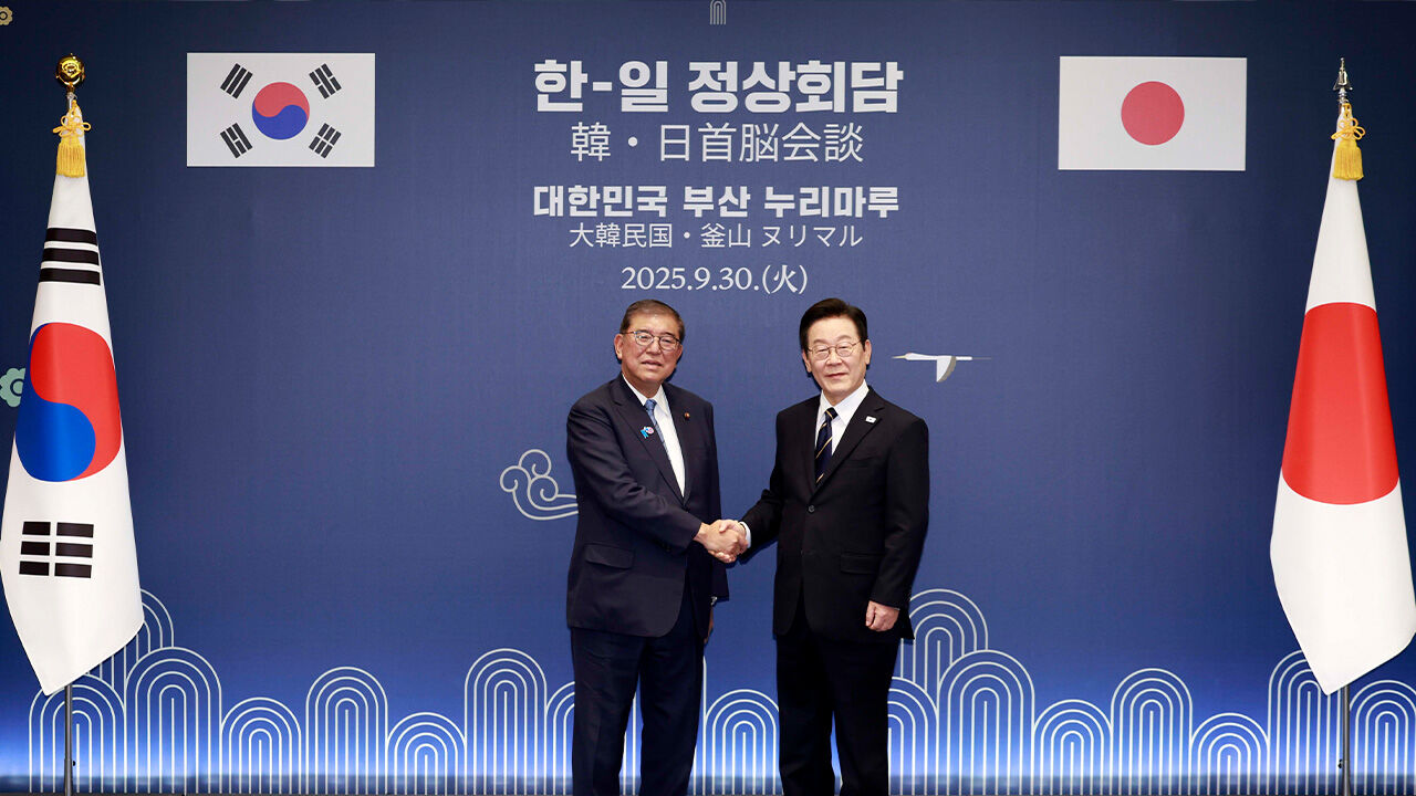 이 대통령, 이시바 일본 총리와 한일정상회담…"셔틀 외교 정착"
