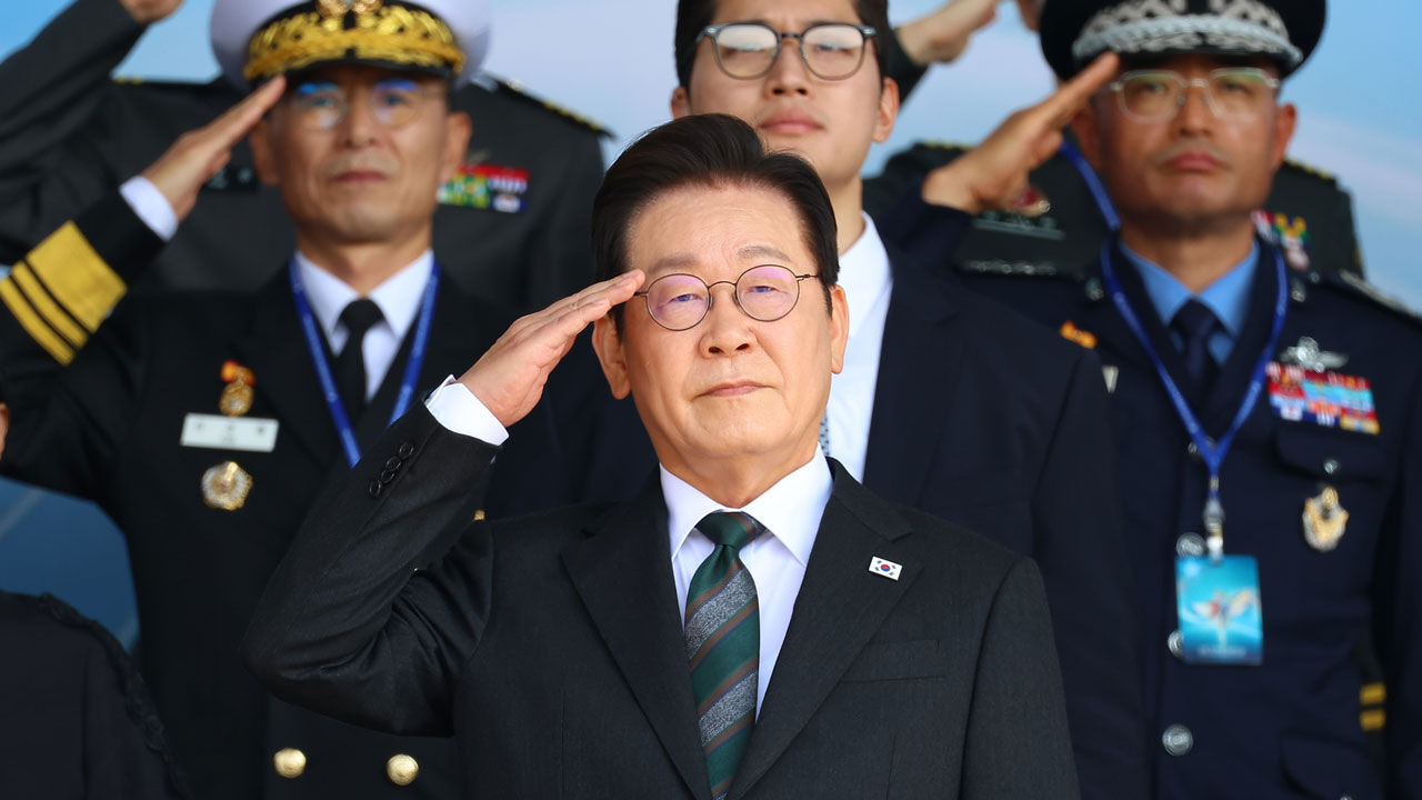 이 대통령, 국군의 날 기념행사 주재…'국민의 군대' 의미 부각
