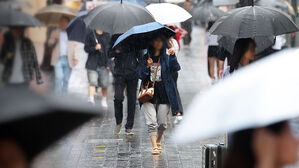 연휴 첫날 제주·남부 '강한 비바람'…'열대저기압'도 변수