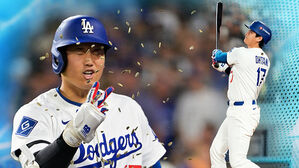 홈런 두 방 몰아친 오타니…다저스, 가을야구 첫 승
