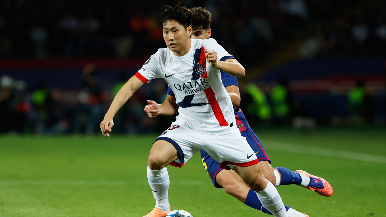 '이강인 골대 강타' PSG, 바르셀로나에 역전승