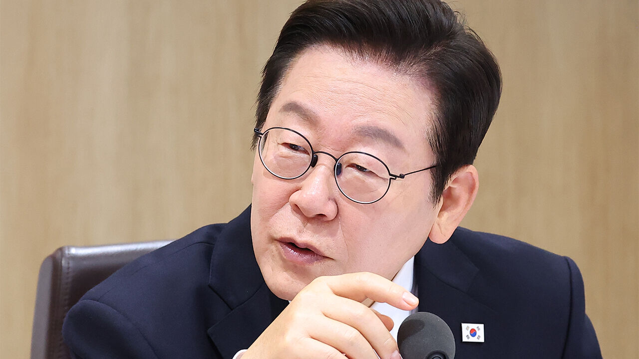 이 대통령 "초고령사회 진입…국가가 어르신 울타리 될 것"