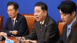 김병기 "내란 수괴 밥투정에 분노&hellip;참으로 뻔뻔"