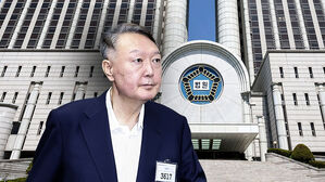 법원, 윤 보석 불허&hellip;구속 상태로 재판 계속
