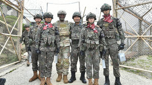 합참의장-연합사령관, 추석 연휴 GP·GOP 찾아 한미 동맹 강조