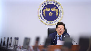 [여론조사] 이 대통령 국정 지지율 60%…내년 지선 지지 여 50%·야 41%