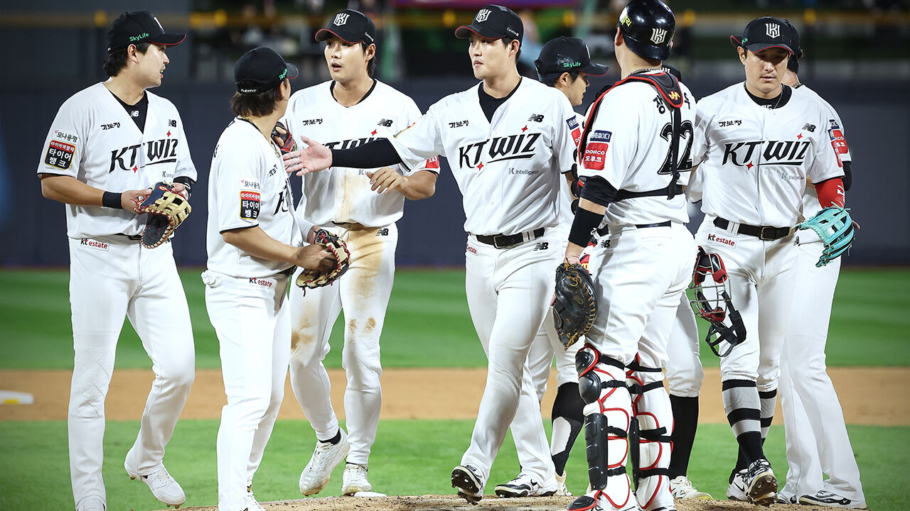 kt, 9회 4득점으로 최종전 무승부…실낱같은 5위 희망