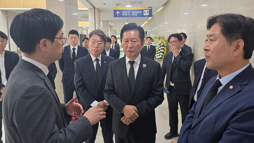 정청래, '전산망 담당 공무원' 빈소 조문…"참담한 마음"
